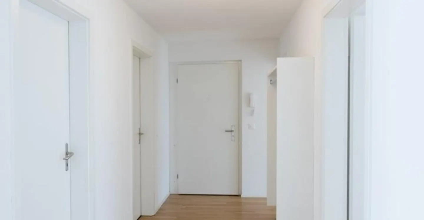 Plenty of space for your new home - 4.5 rooms with sunny terrace - Photo 2 of 9