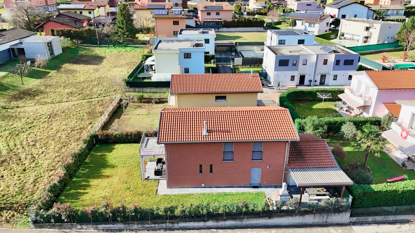 Moderne Einfamilienhaus mit Garten und Panoramablick - Foto 17 von 18