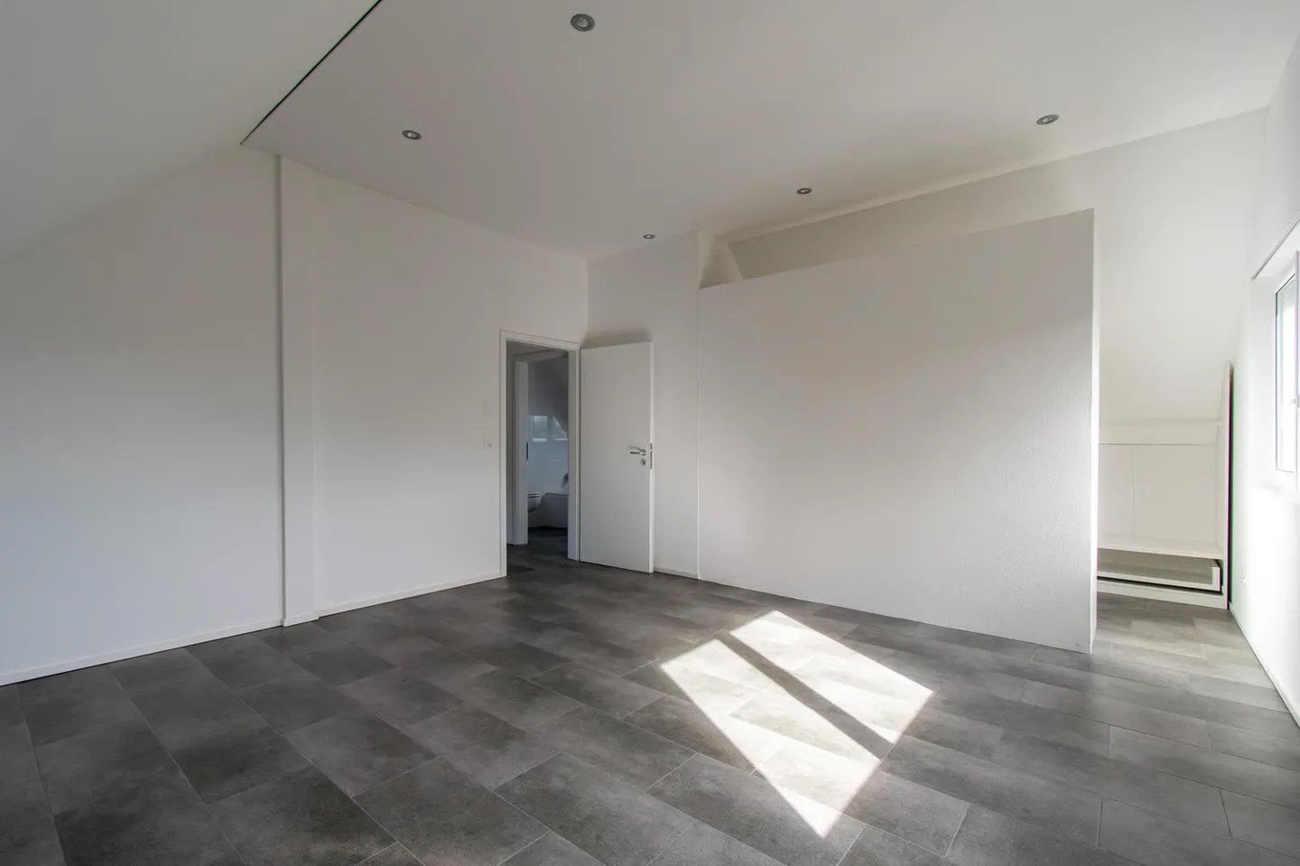 Appartamento di 2,5 locali di alta qualità con loggia - Foto 8 di 13