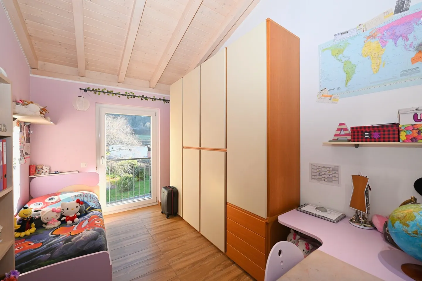 Moderne Einfamilienhaus mit Garten und Panoramablick - Foto 10 von 18
