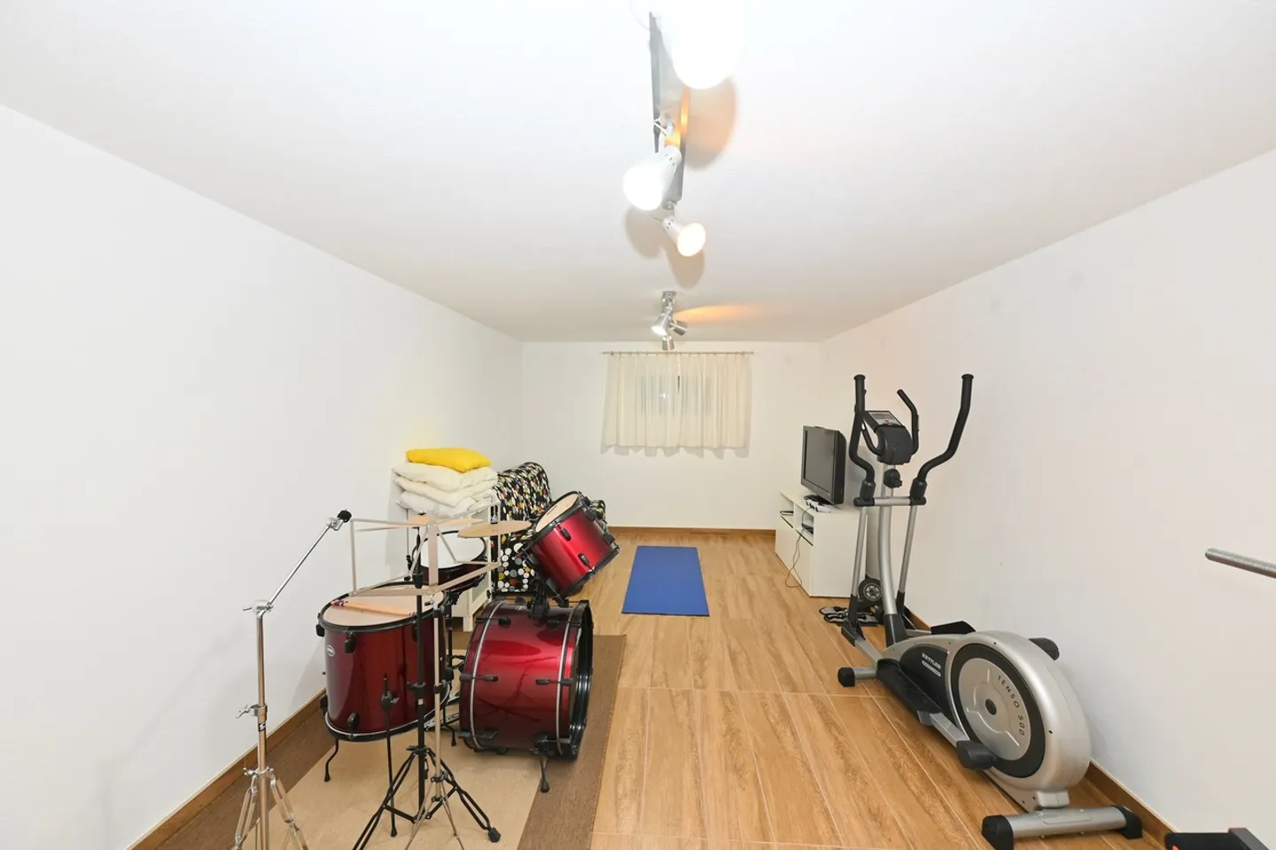 Moderne Einfamilienhaus mit Garten und Panoramablick - Foto 15 von 18