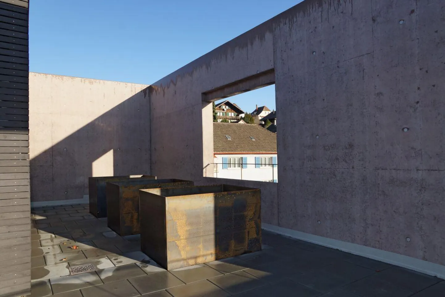 Beautiful living in a quiet location - Photo 7 of 8