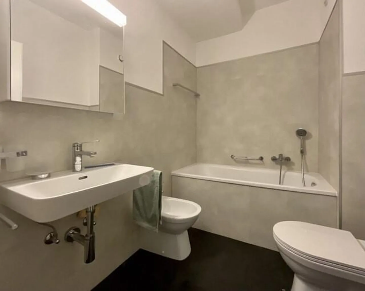 LUGANO - 4.5 Room Apartment for Rent, Renovated with Balcony - Photo 6 of 6