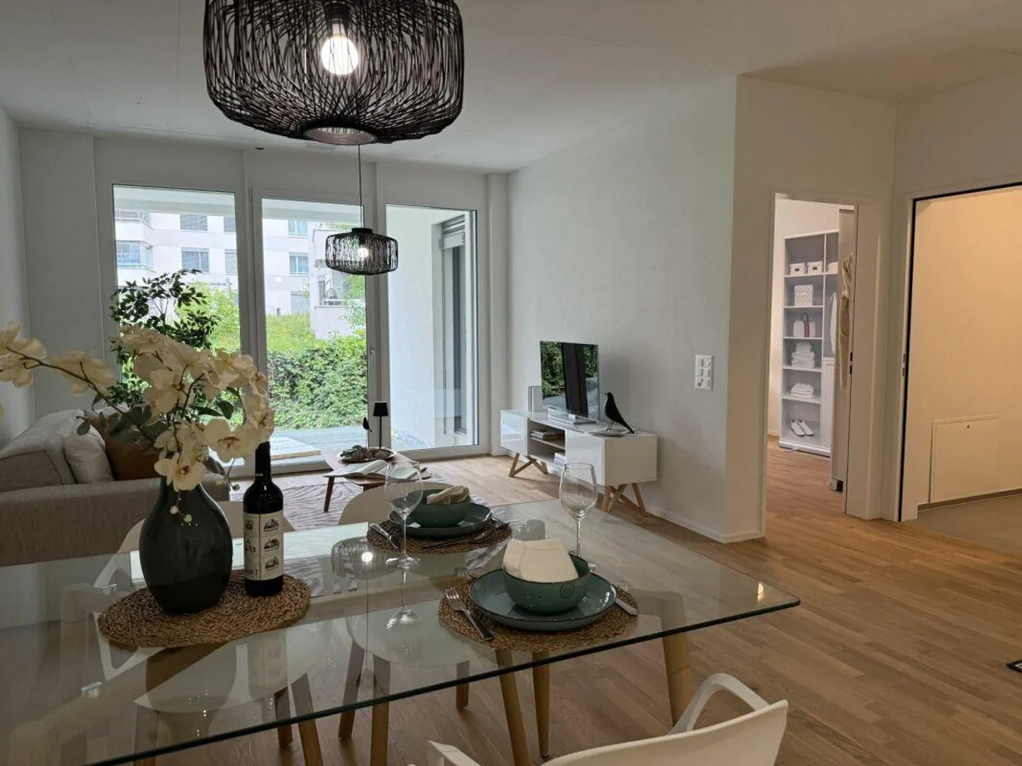 Living with Service - Belano Home - Spacious 3.5 Room Apartment... - Photo 1 of 12