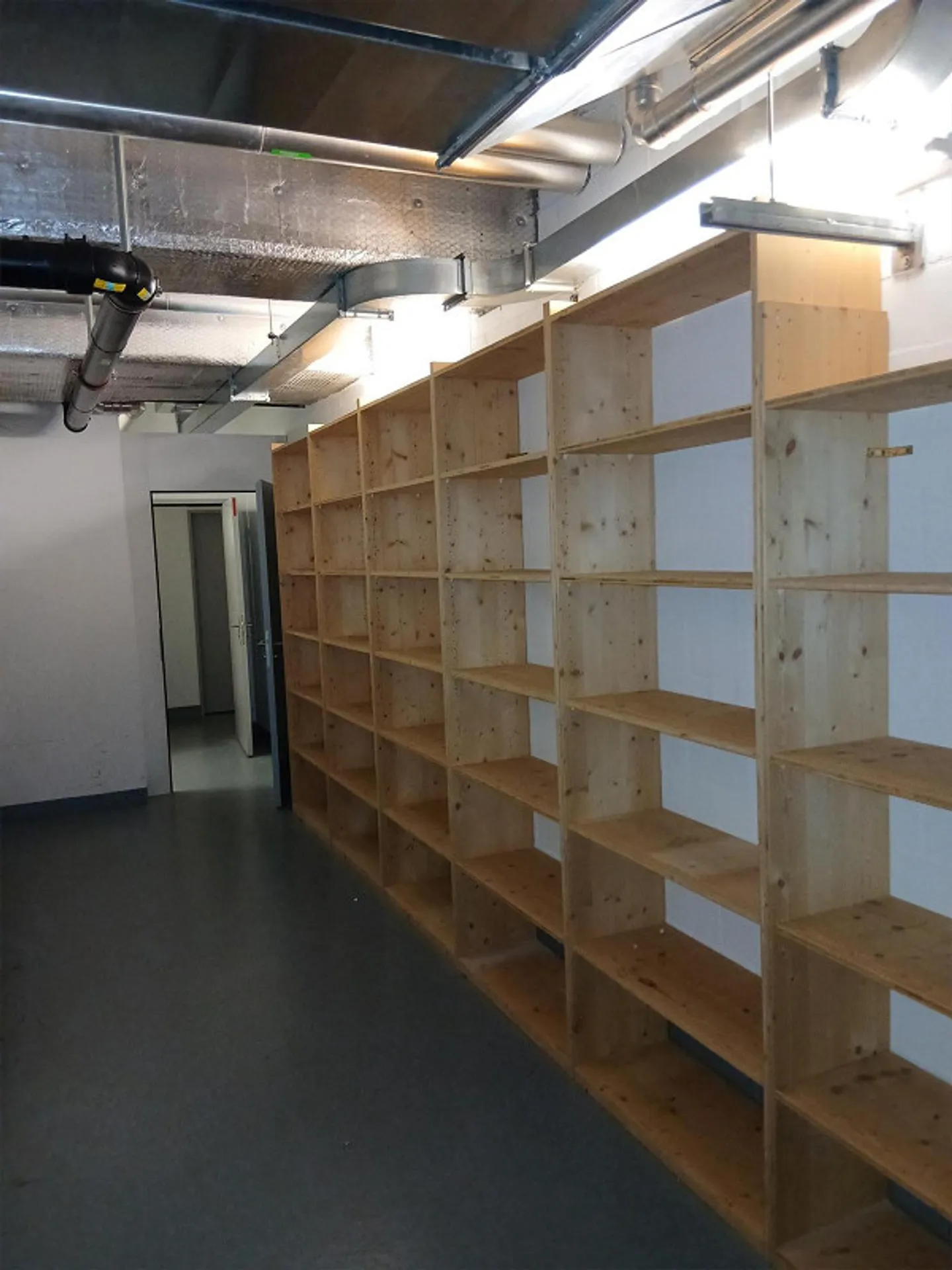 Storage room in the Huob development - Photo 5 of 5
