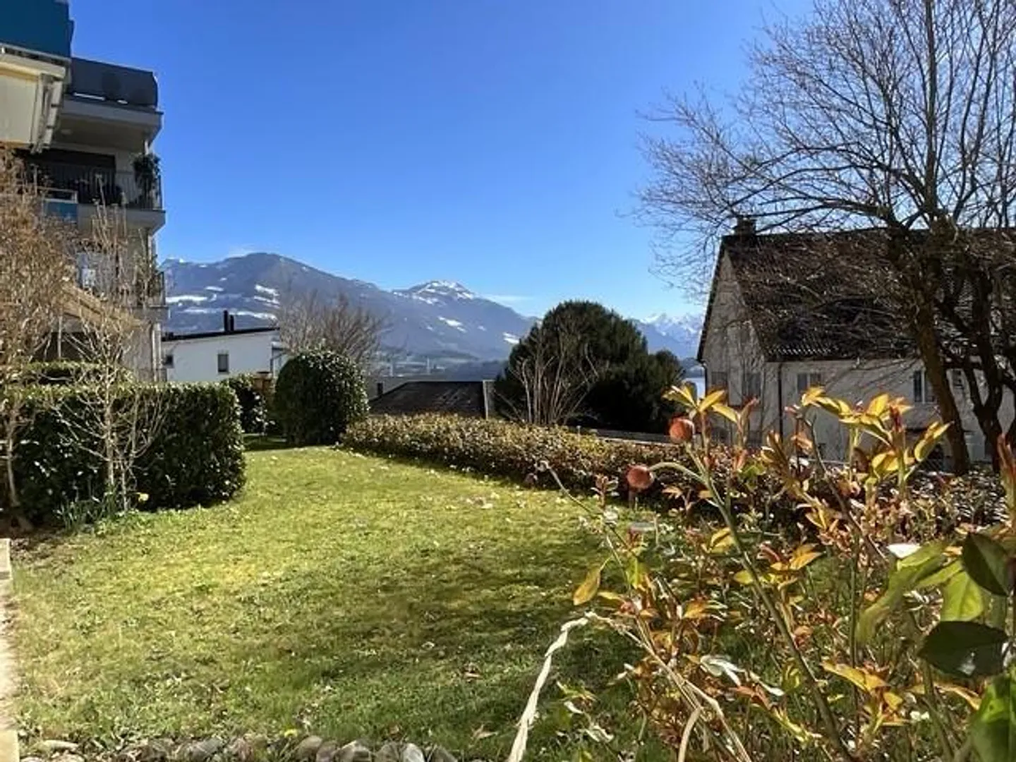 Appartamento giardino recentemente ristrutturato nel centro di Meggen - Foto 3 di 13