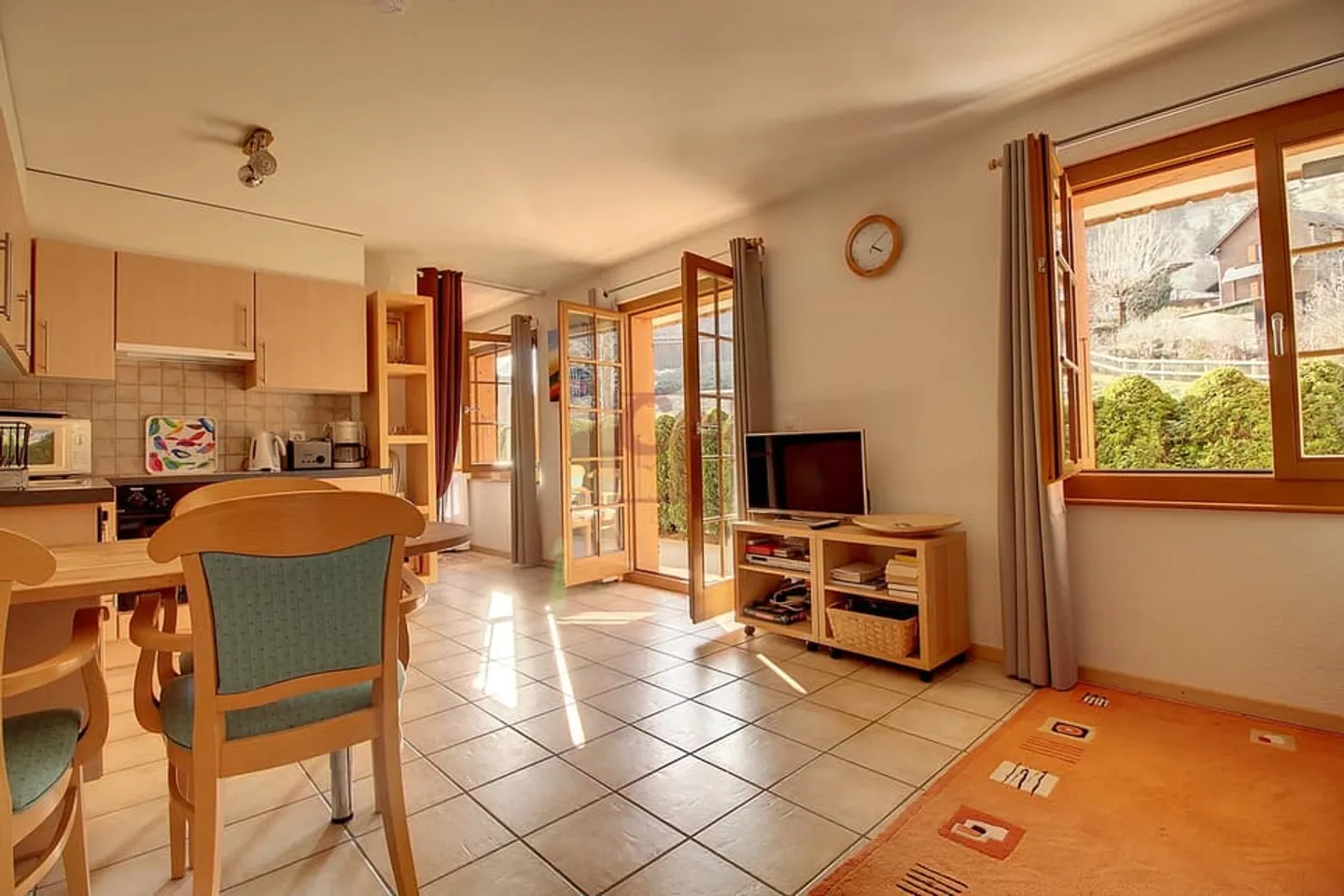 Château-d'Oex - Carino appartamento con 2 stanze al piano giardino con grande terrazza - Foto 3 di 13