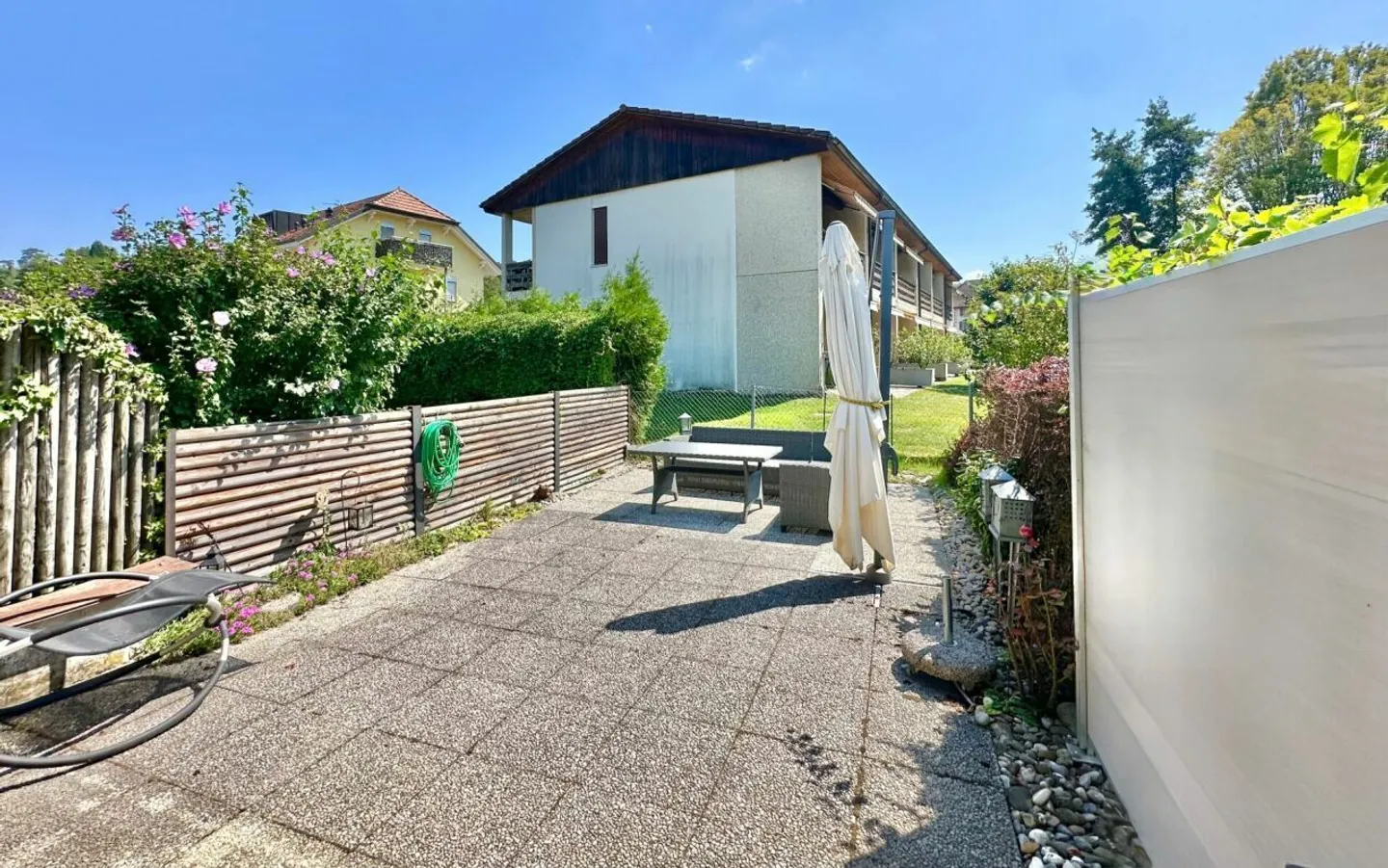 Affascinante Casa a Schiera con Galleria Vicino al Lago - Foto 8 di 10