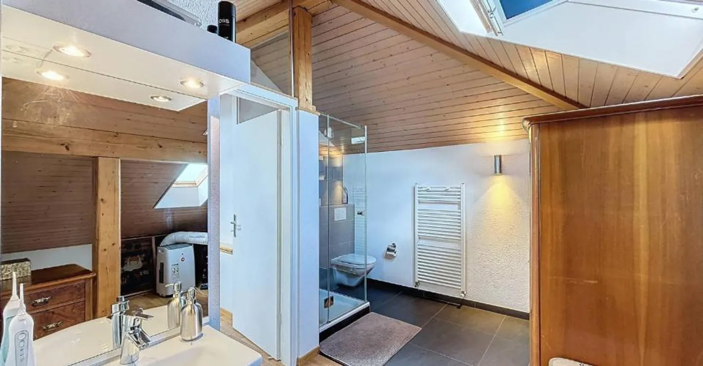 Stunning Duplex with Lake View - Photo 11 of 12