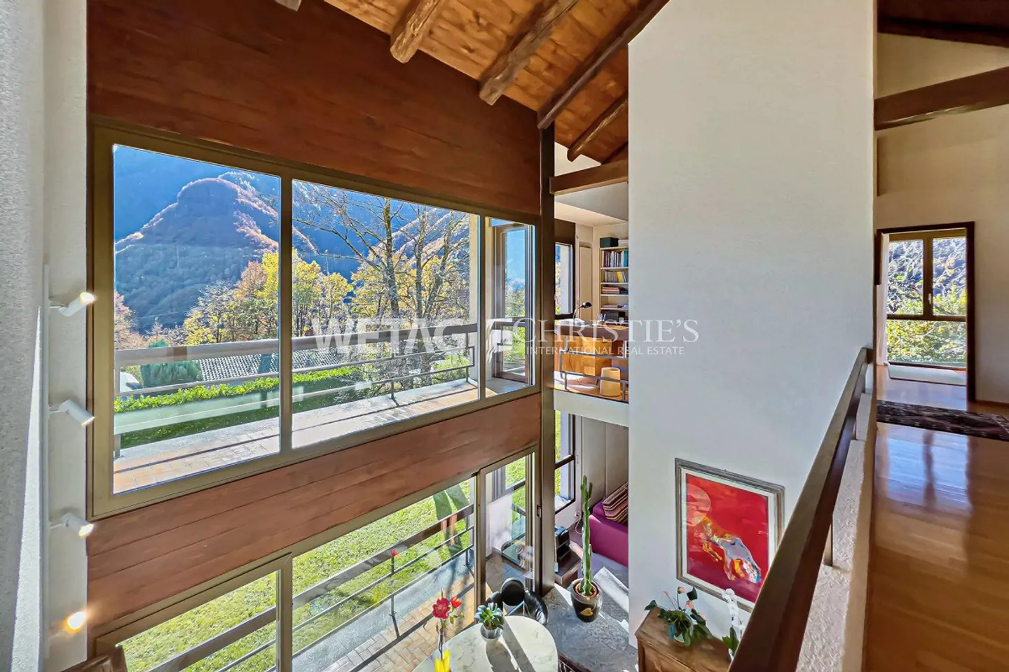 Elegant & Modern Villa with Indoor Pool for Sale in Crana, also Ideal as a Second Home - Photo 9 of 13