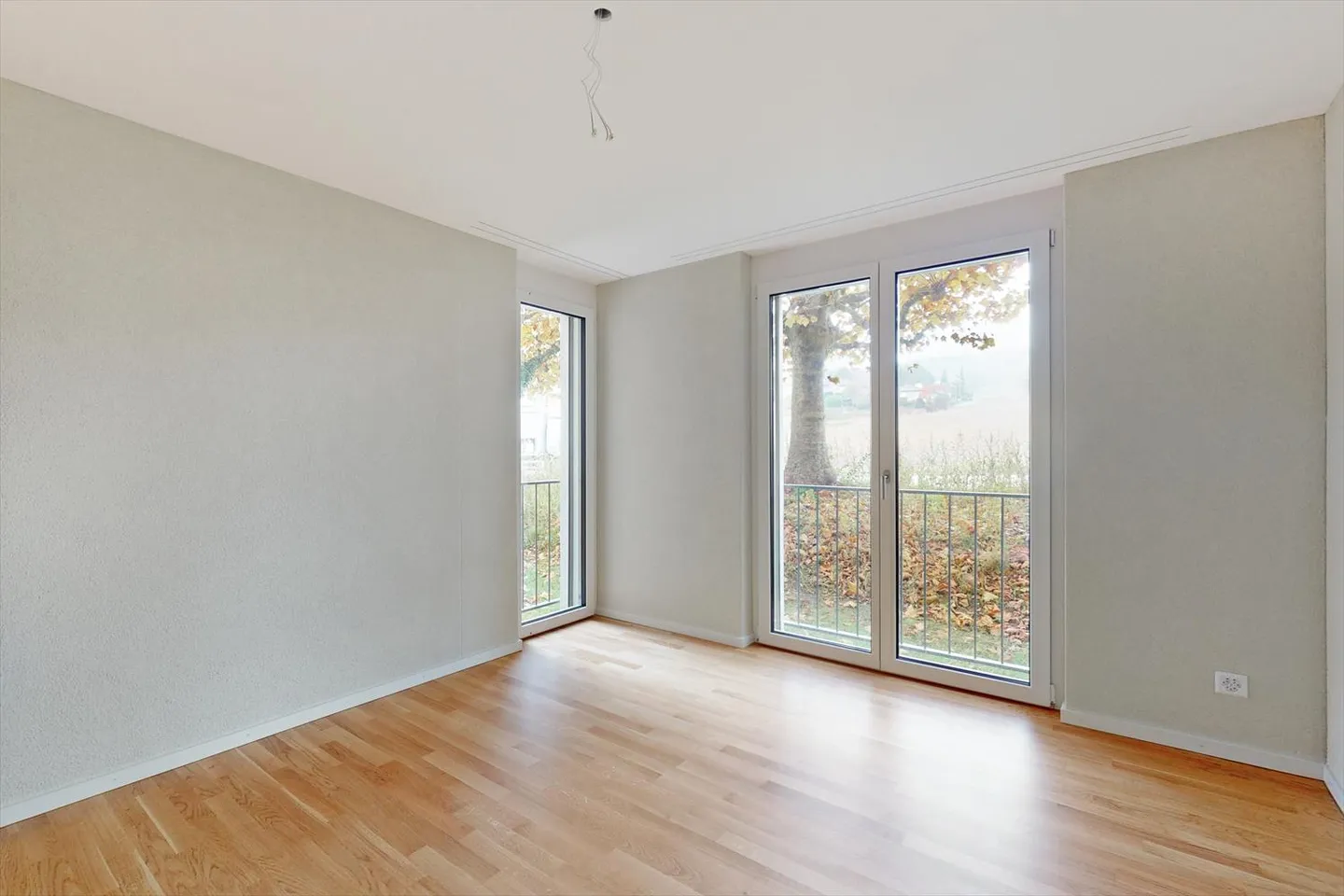 Intimité au niveau du sol - Appartement neuf et élégant au rez-de-chaussée ! - Photo 6 sur 9