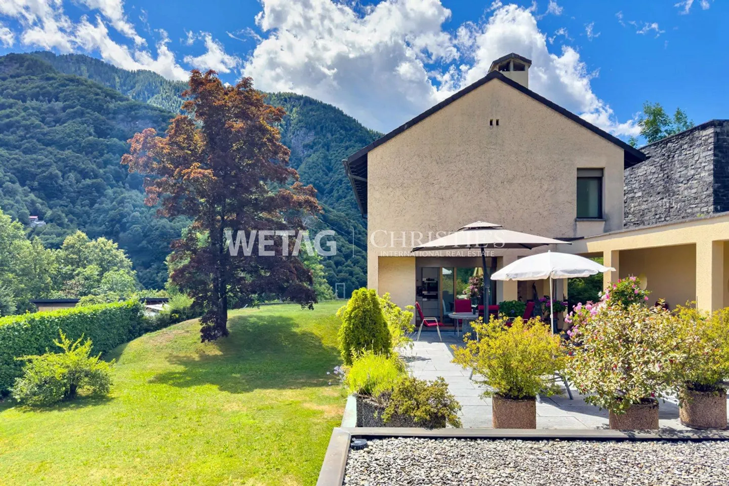 Elegant & Modern Villa with Indoor Pool for Sale in Crana, also Ideal as a Second Home - Photo 12 of 13