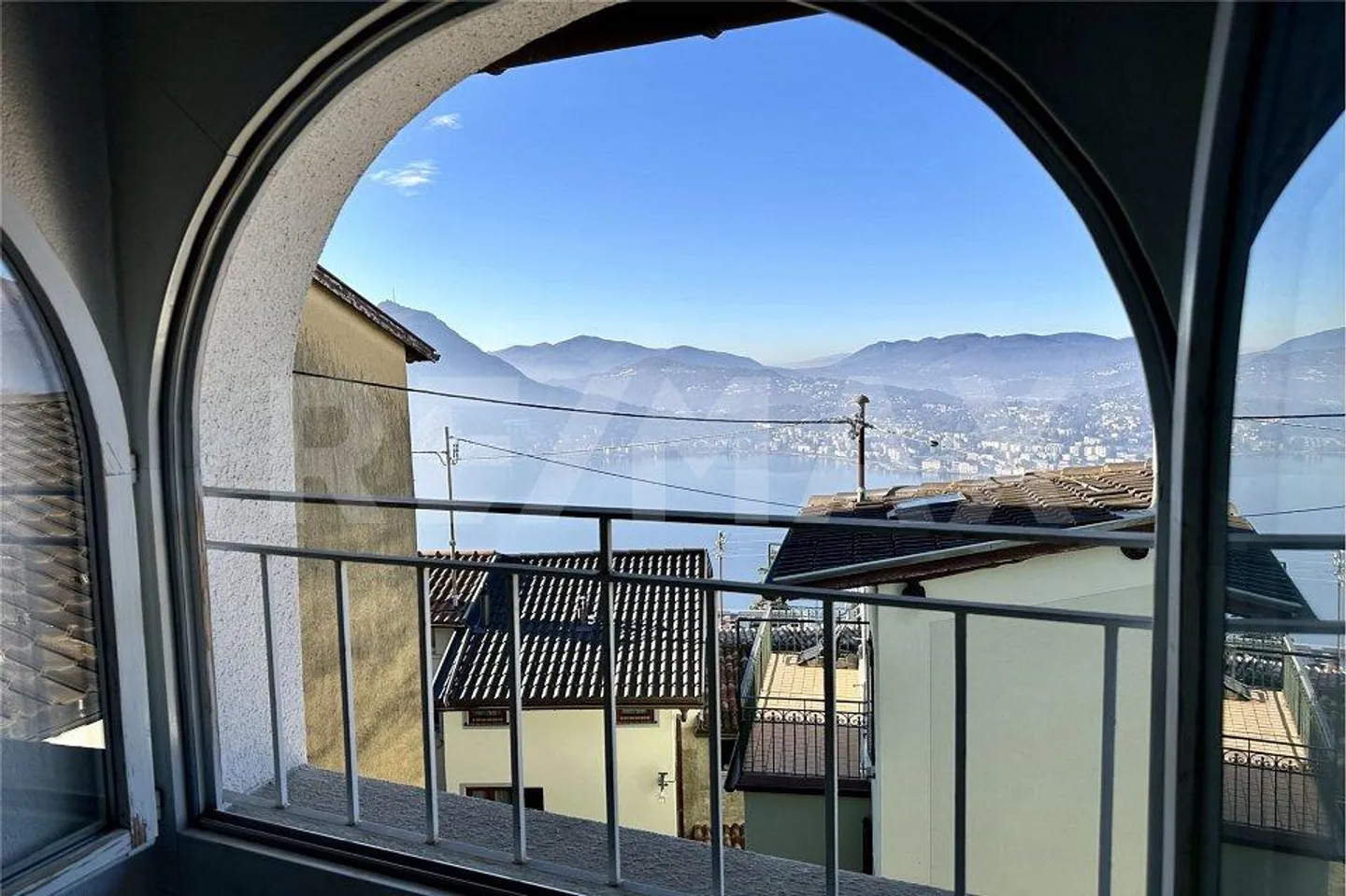 Duplex Incantevole con Vista Lago - Foto 3 di 13