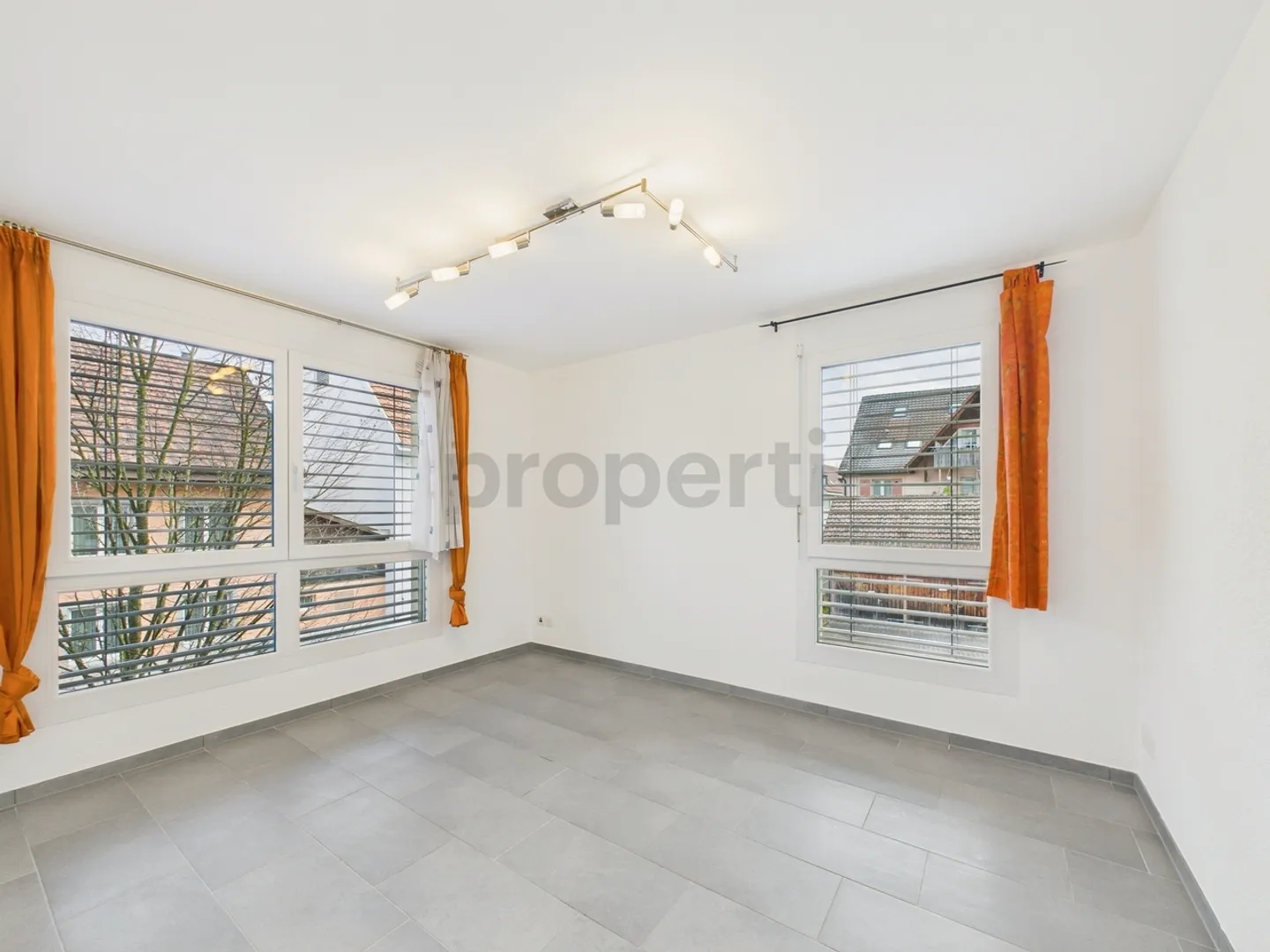 Appartement moderne lumineux de 4,5 pièces Minergie avec terrasse, cave et garage souterrain à Mumpf - Photo 8 sur 13