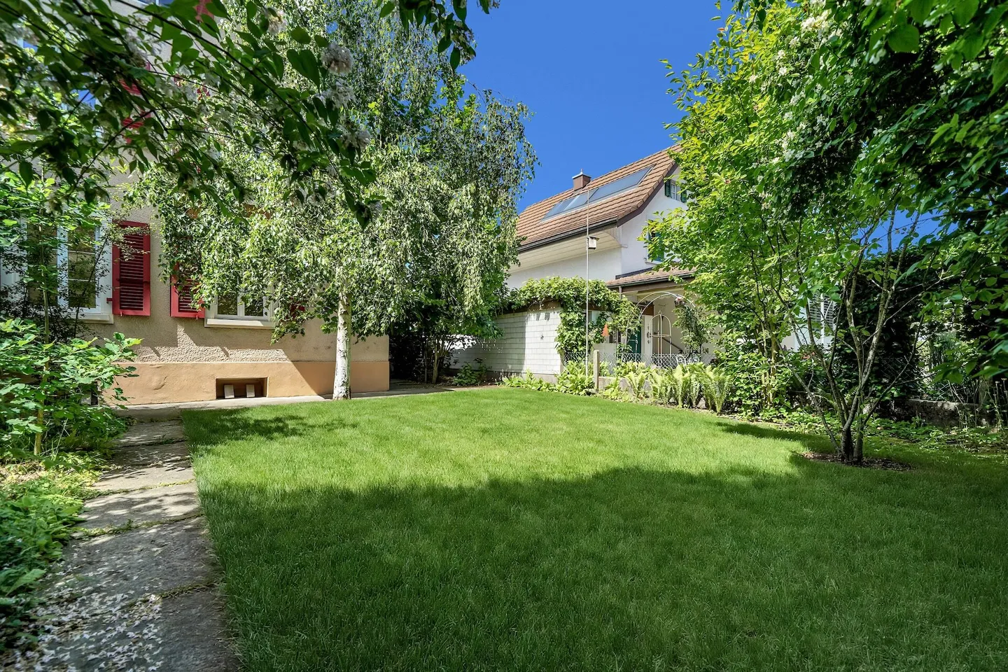 Charming, Central Single-Family Home with Garden in Herzogenbuchsee - Photo 15 of 19