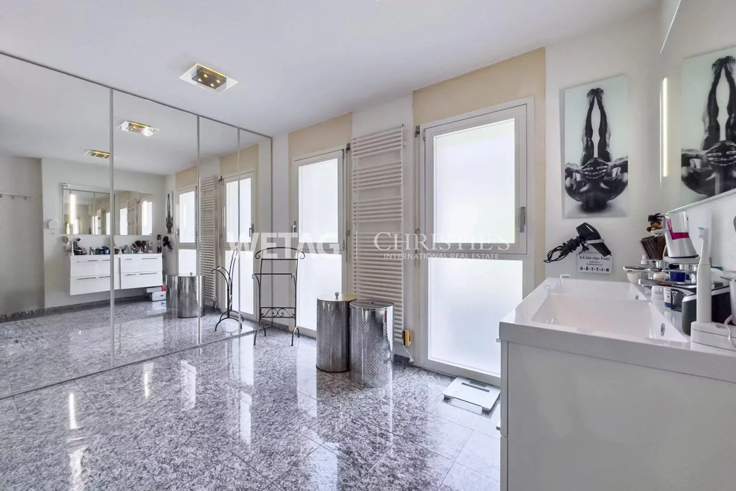Elegante Villa mit Infinity-Pool - Foto 10 von 13