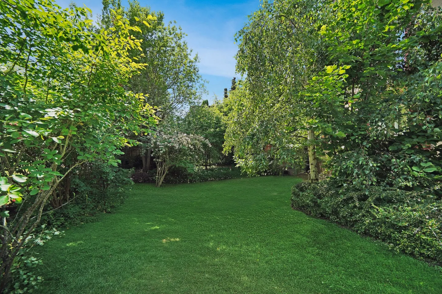 Charming, Central Single-Family Home with Garden in Herzogenbuchsee - Photo 16 of 19