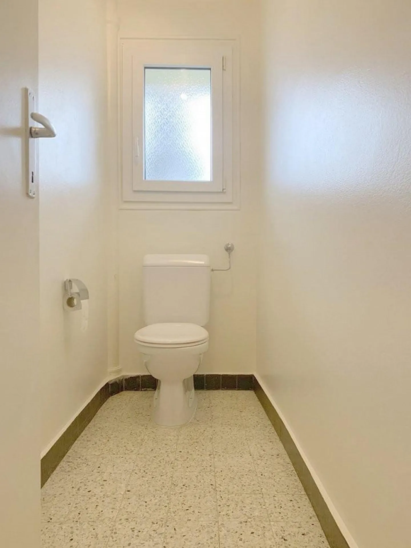 Zona tranquilla sulle alture di Vevey - Foto 9 di 11