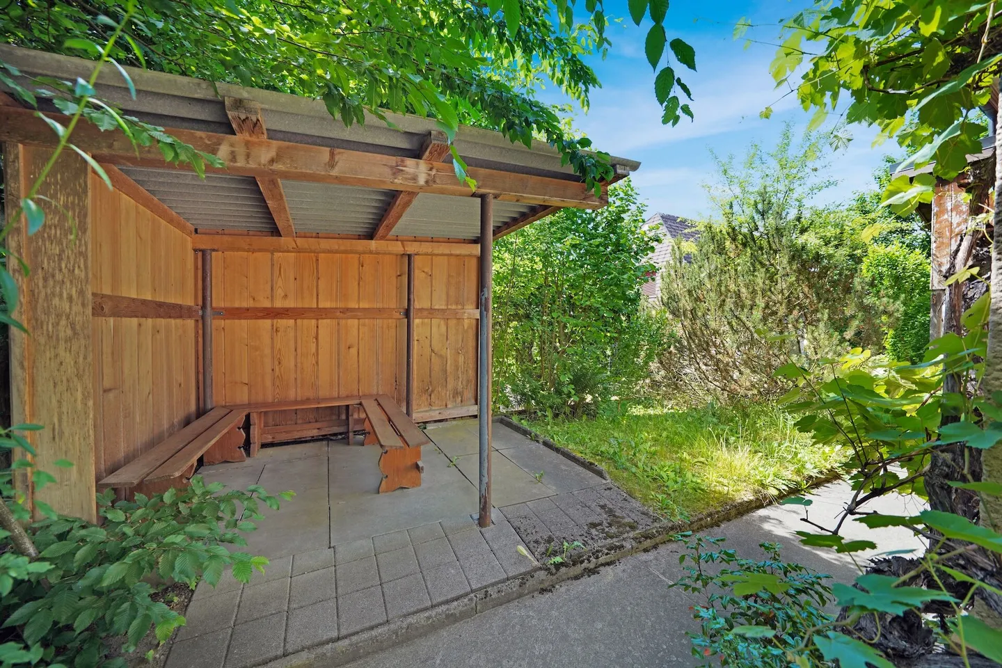 Charming, Central Single-Family Home with Garden in Herzogenbuchsee - Photo 17 of 19