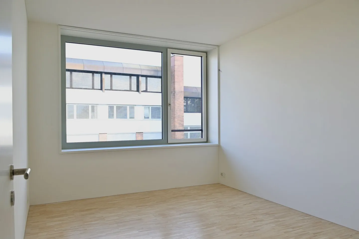 Modern and Charming 4.5 Room Apartment in Flawil - Photo 7 of 12