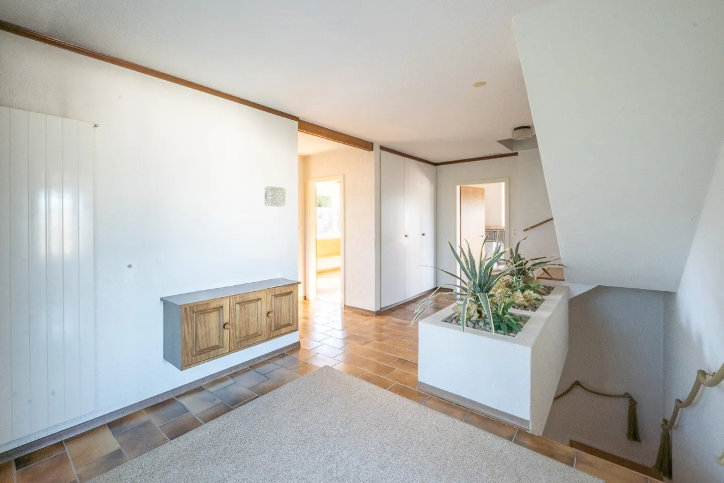 Living, Family, Working: 8.5-Room Single-Family House - Photo 3 of 13