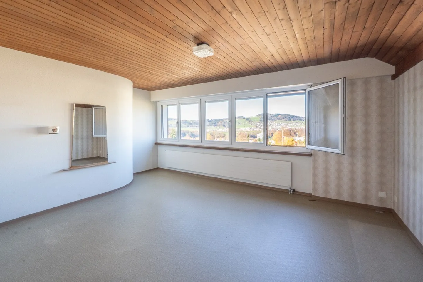 Living, Family, Working: 8.5-Room Single-Family House - Photo 9 of 13