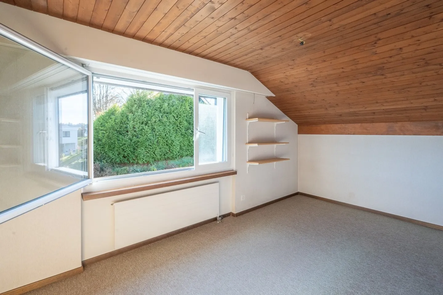 Living, Family, Working: 8.5-Room Single-Family House - Photo 11 of 13