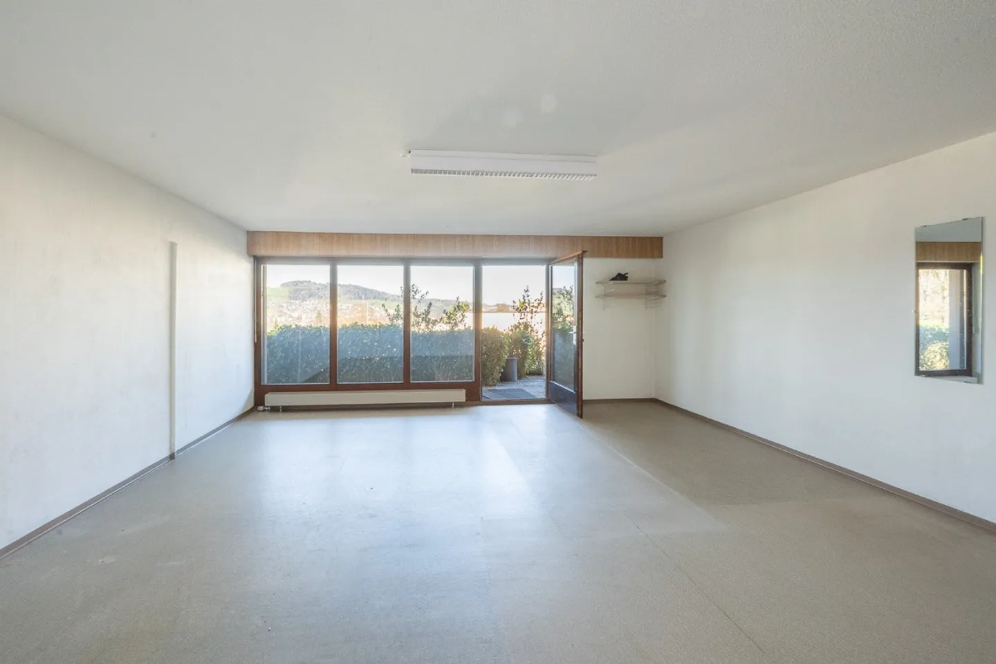 Living, Family, Working: 8.5-Room Single-Family House - Photo 12 of 13