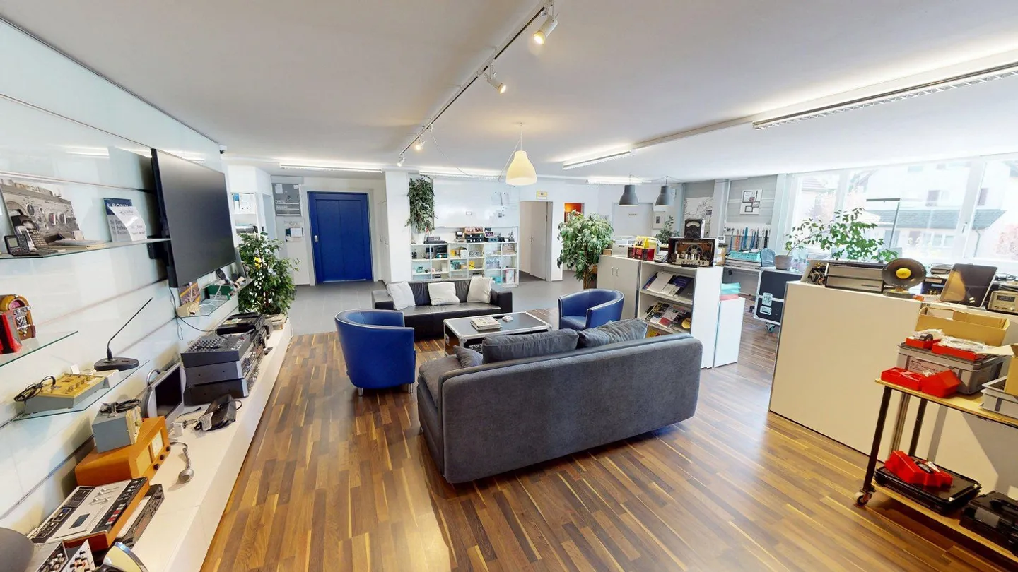 Proprietà commerciale con ufficio, magazzino/produzione e garage ... - Foto 12 di 27
