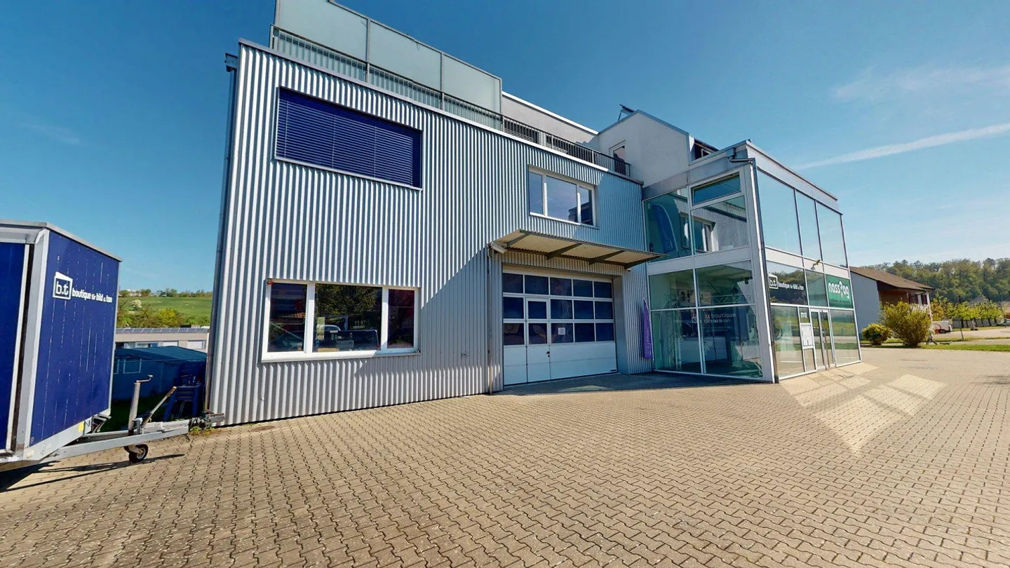 Proprietà commerciale con ufficio, magazzino/produzione e garage ... - Foto 19 di 27