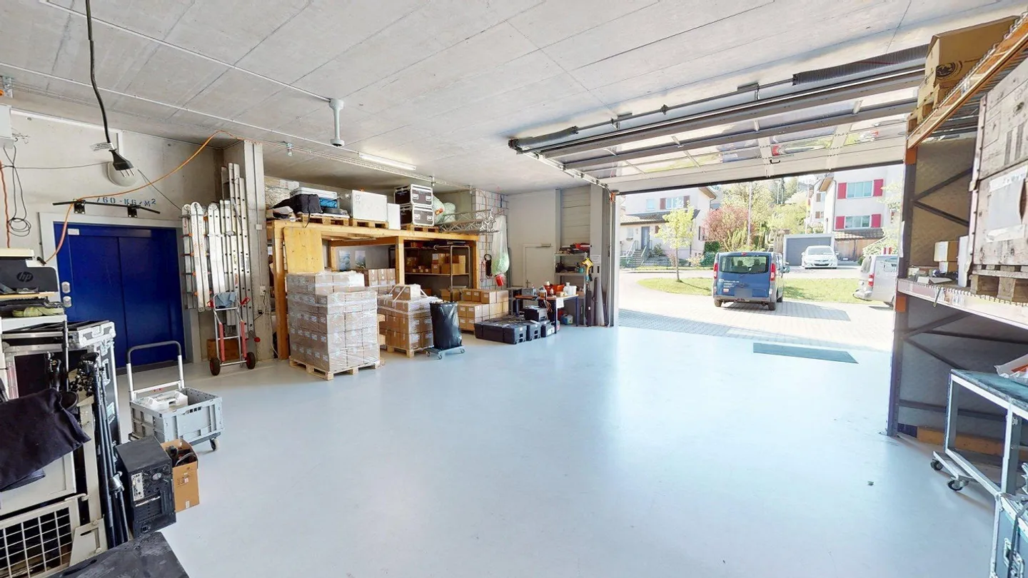 Proprietà commerciale con ufficio, magazzino/produzione e garage ... - Foto 21 di 27