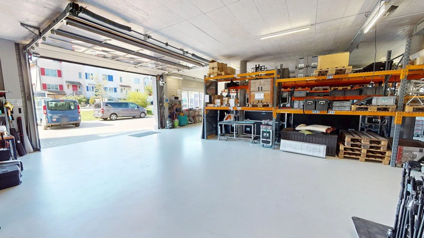 Proprietà commerciale con ufficio, magazzino/produzione e garage ... - Foto 22 di 27