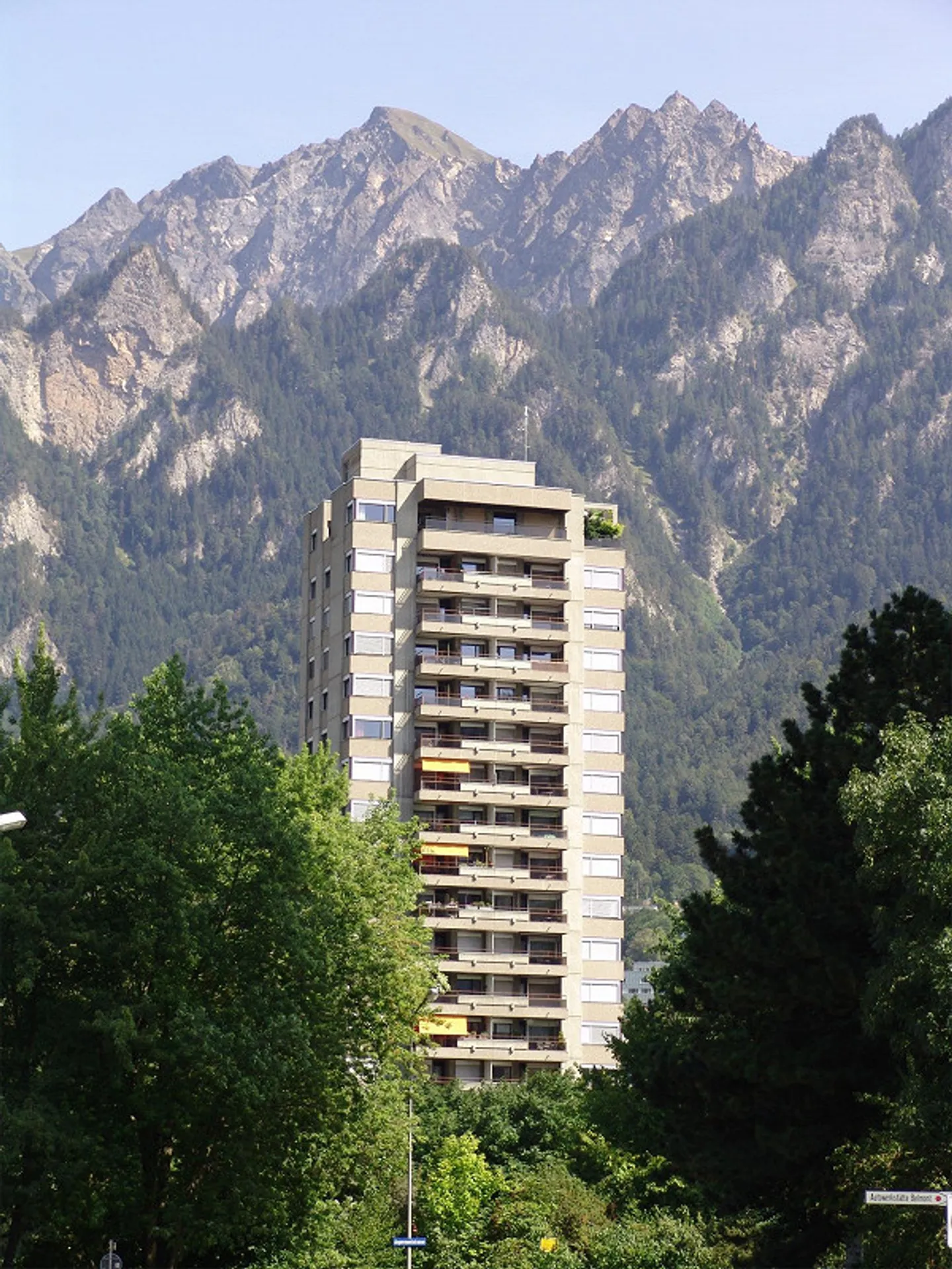 Schöne und lichtdurchflutete 3.5 Zimmerwohnung - Foto 1 von 17