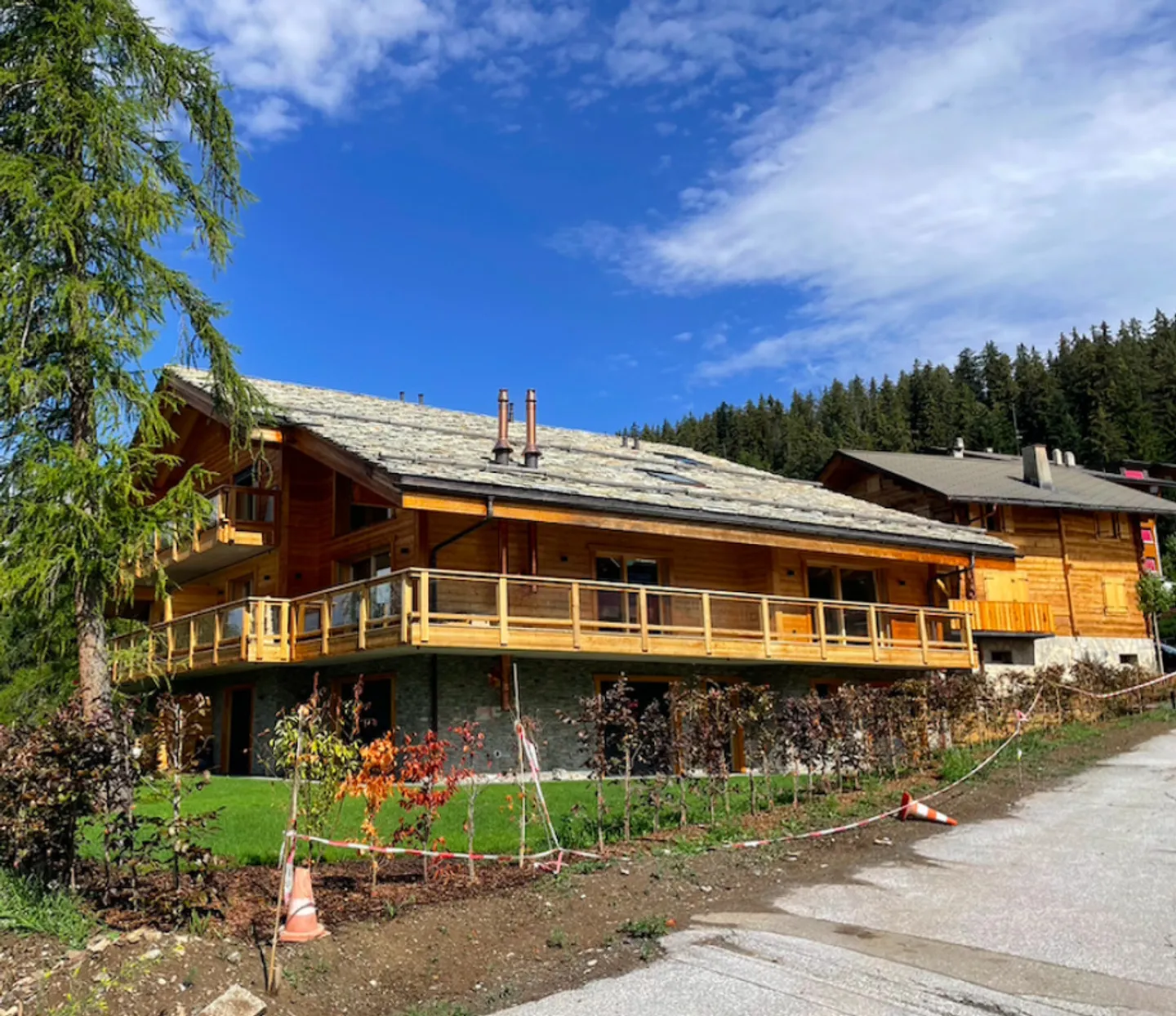 Magnifique Chalet  neuf à Crans-Montana - Photo 1 of 14
