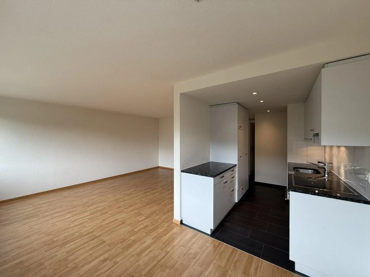 2.5 room apartment - Photo 2 of 6