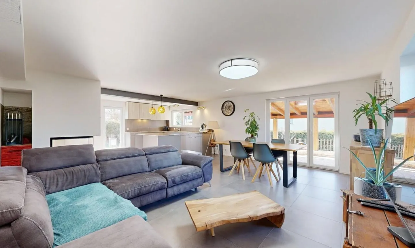Renovated individual villa with rooftop and unobstructed view - Photo 4 of 11