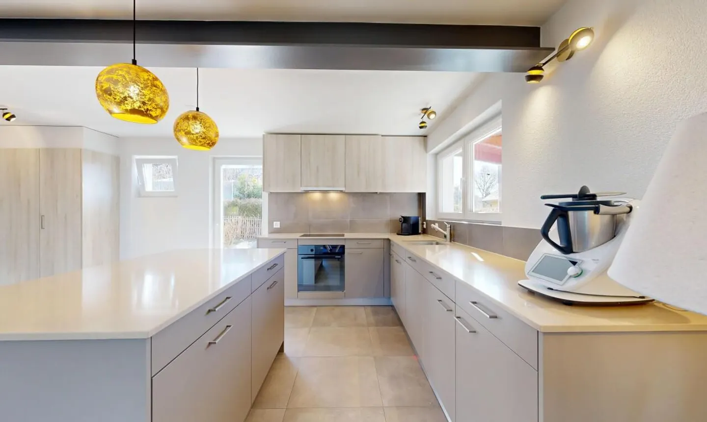 Renovated individual villa with rooftop and unobstructed view - Photo 8 of 11