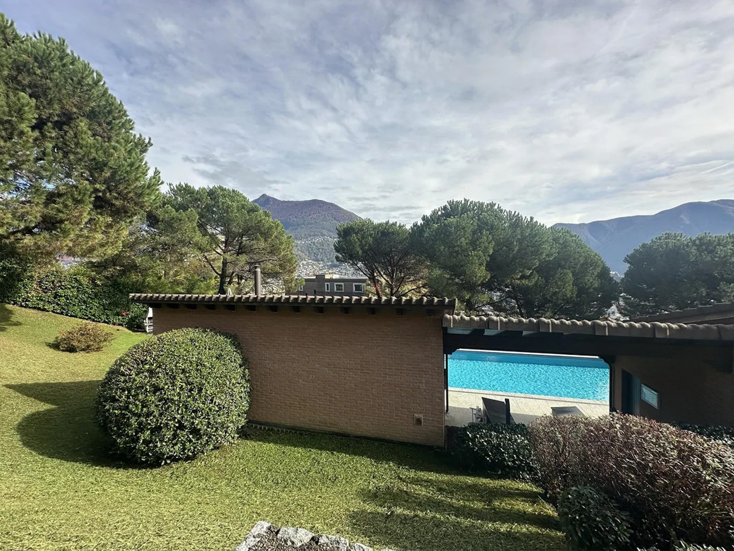 Spacious Apartment with Loggia and Lake View and Swimming Pool - Photo 2 of 13