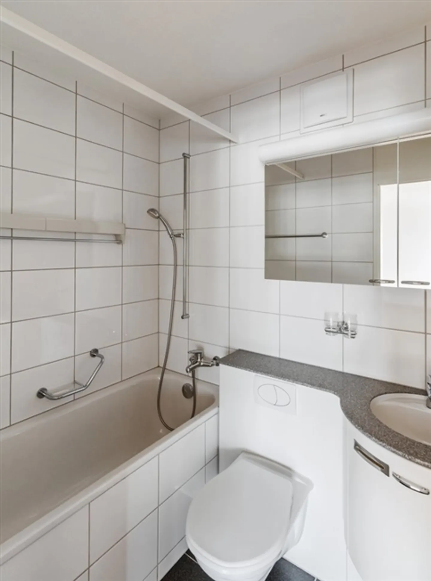 Light, tranquility and quality of living - your new home awaits - Photo 6 of 12