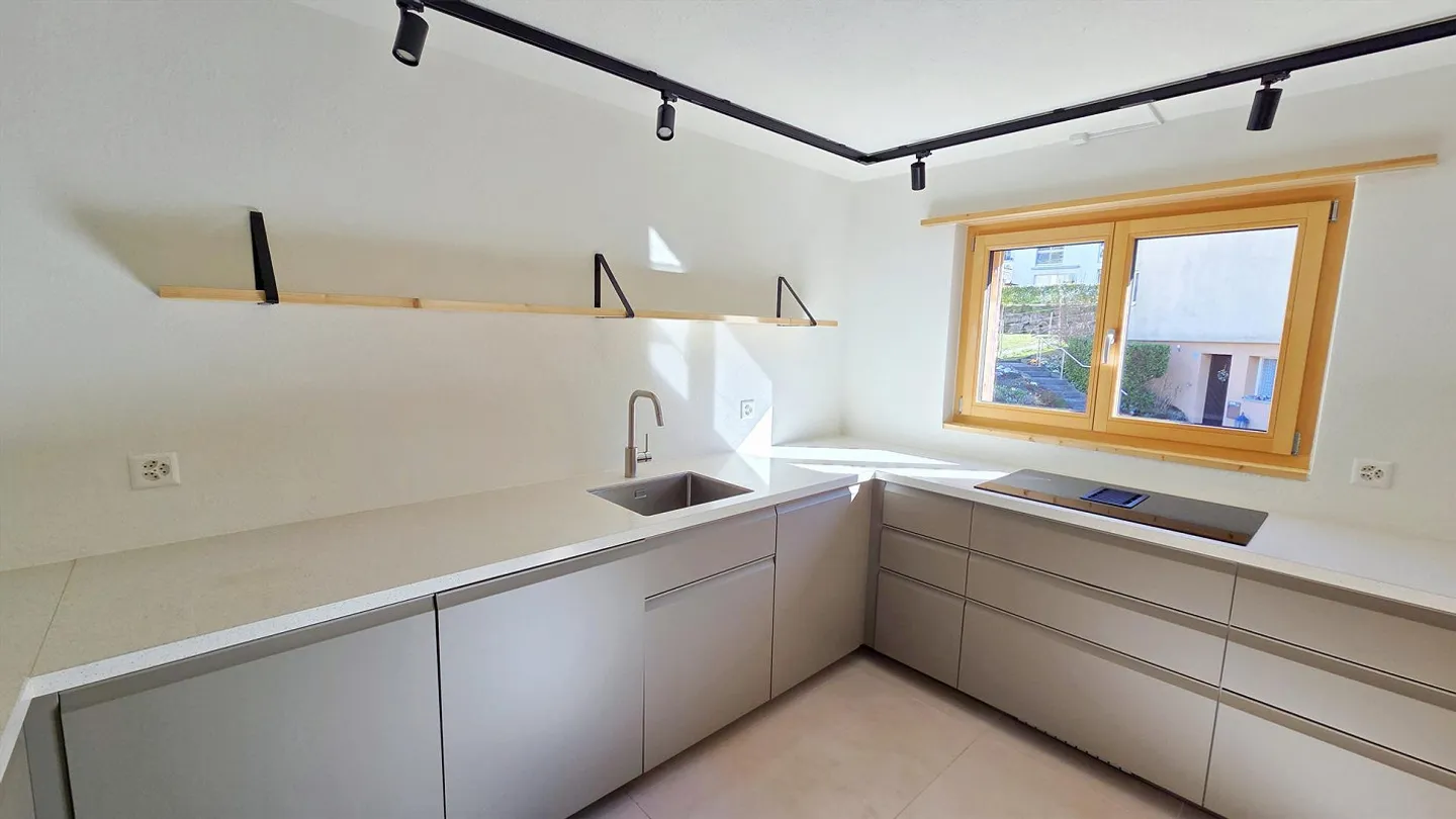 Freistehendes 6½-Zimmer-Einfamilienhaus an Aussichtslage in 30-er Zone - Photo 3 of 19