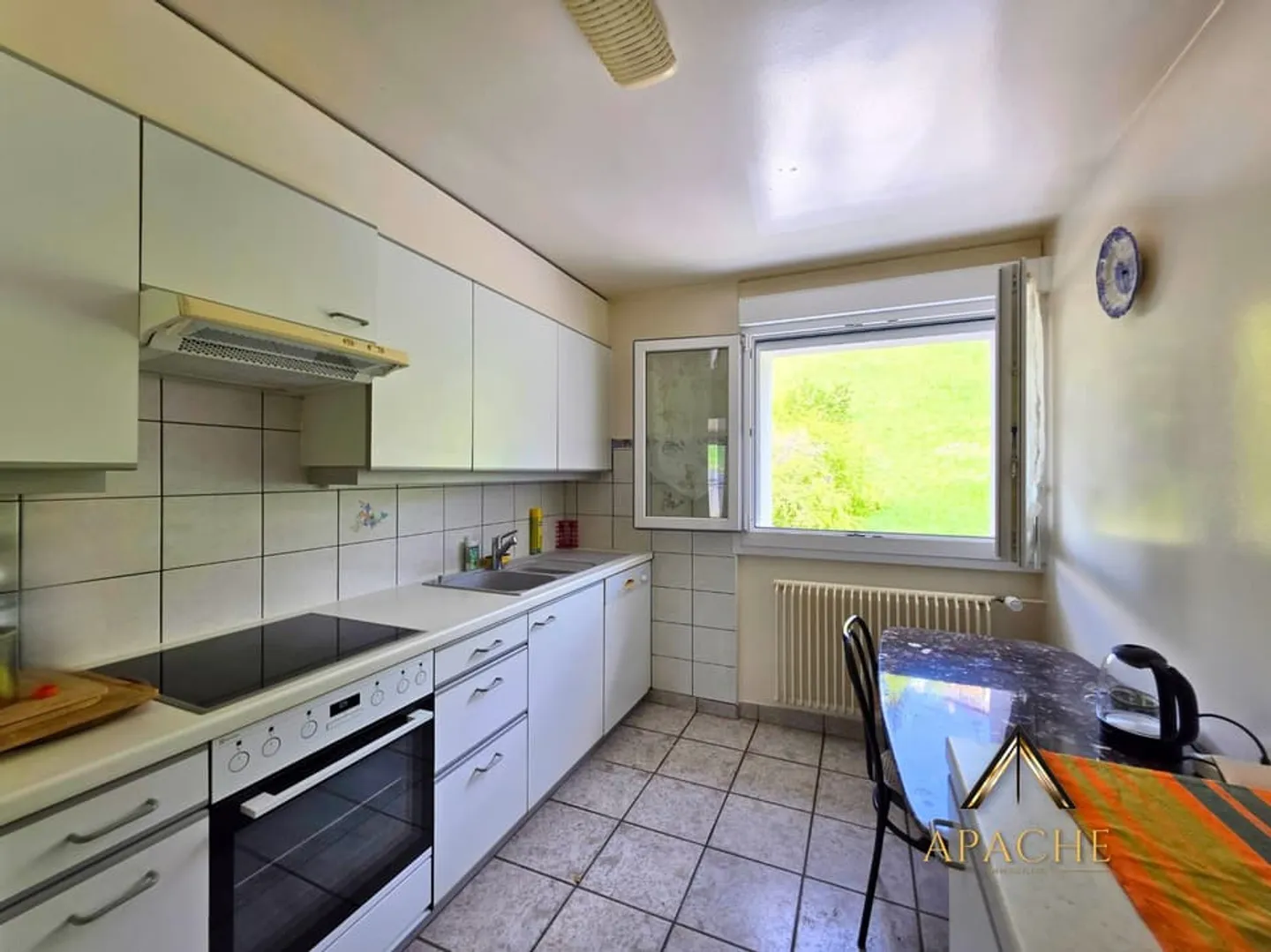 Appartamento di 3,5 locali con balcone e vista mozzafiato in posizione dominante - Foto 5 di 12