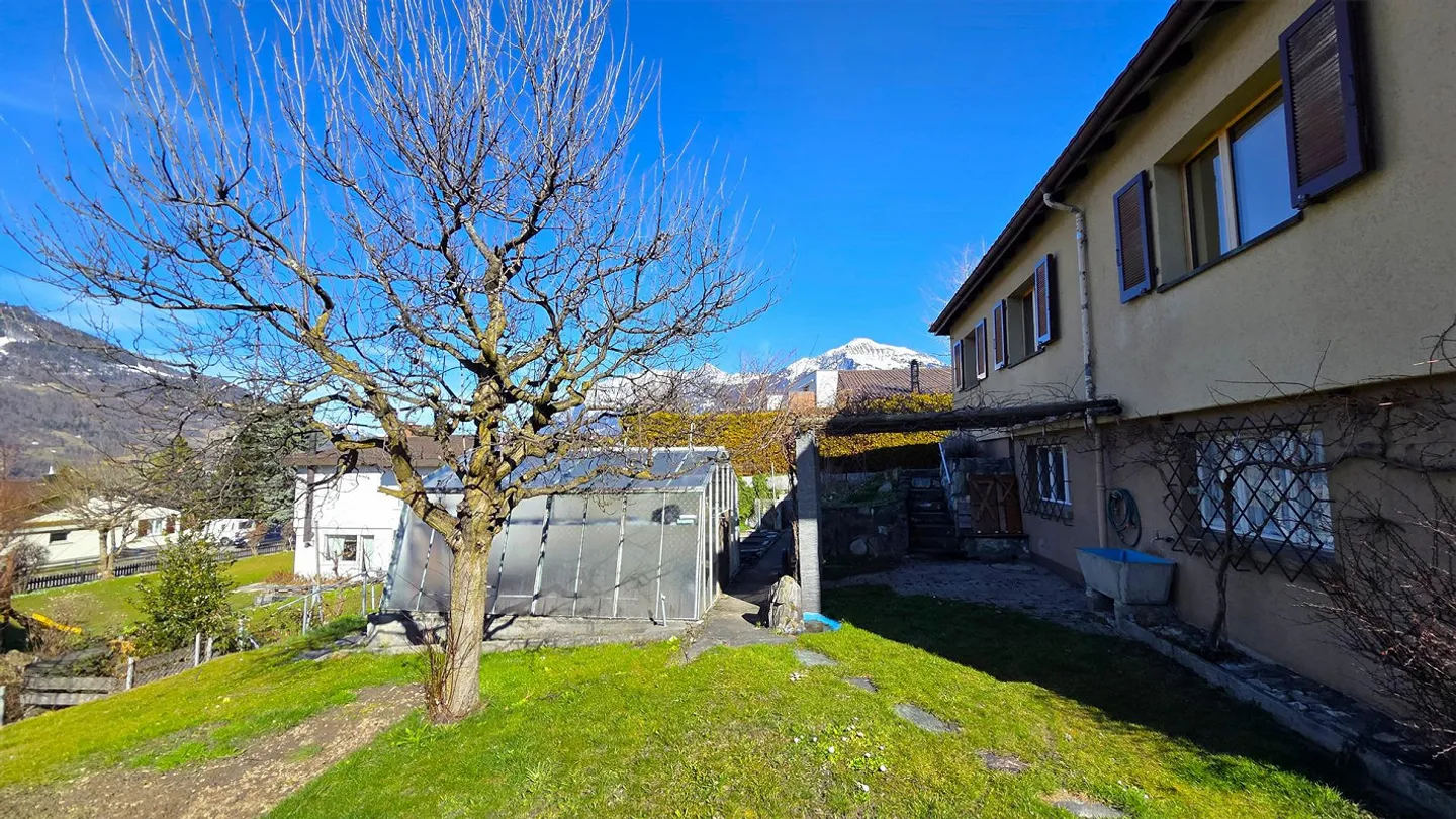 Freistehendes 6½-Zimmer-Einfamilienhaus an Aussichtslage in 30-er Zone - Photo 5 of 19