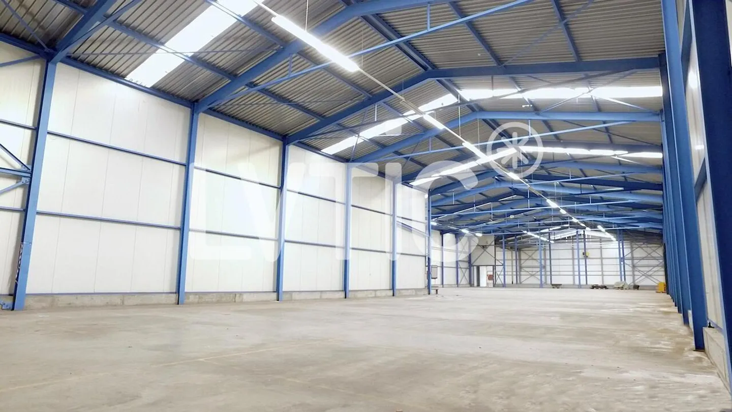 Halle industrielle, atelier, dépôt de 3500 m2 à louer à Martigny - Photo 1 sur 7