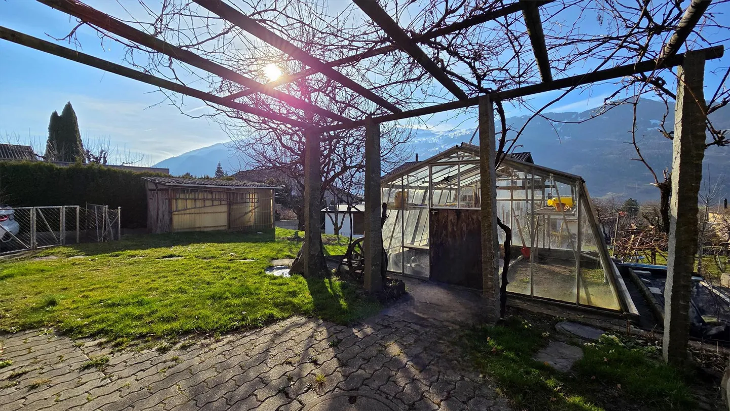 Freistehendes 6½-Zimmer-Einfamilienhaus an Aussichtslage in 30-er Zone - Photo 6 of 19