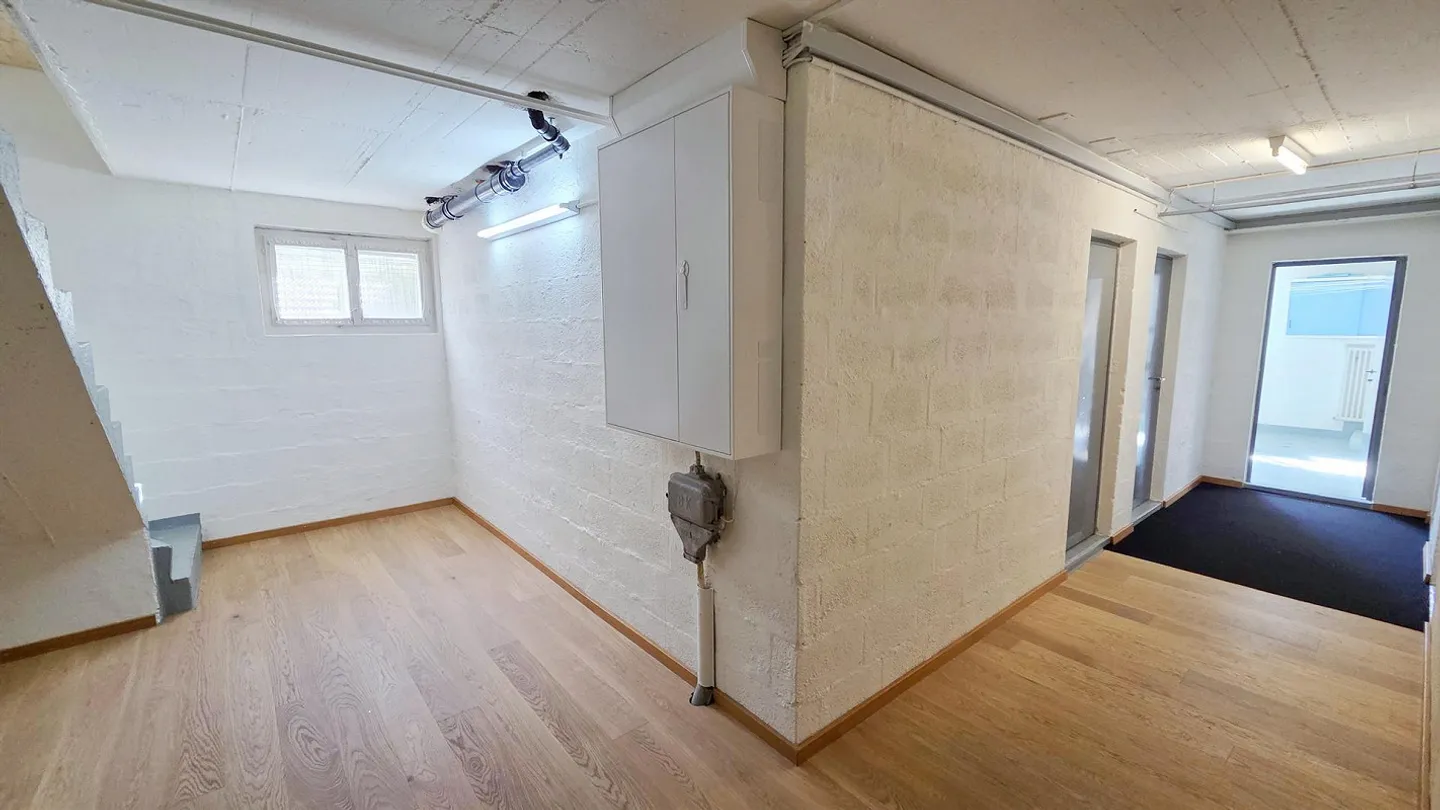 Freistehendes 6½-Zimmer-Einfamilienhaus an Aussichtslage in 30-er Zone - Photo 17 of 19