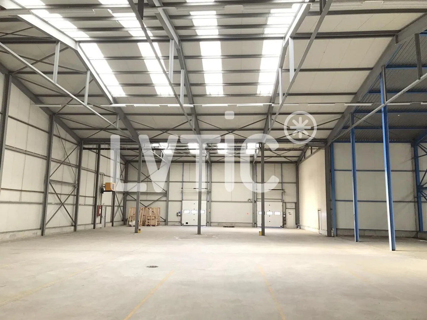 Halle industrielle, atelier, dépôt de 3500 m2 à louer à Martigny - Photo 3 sur 7