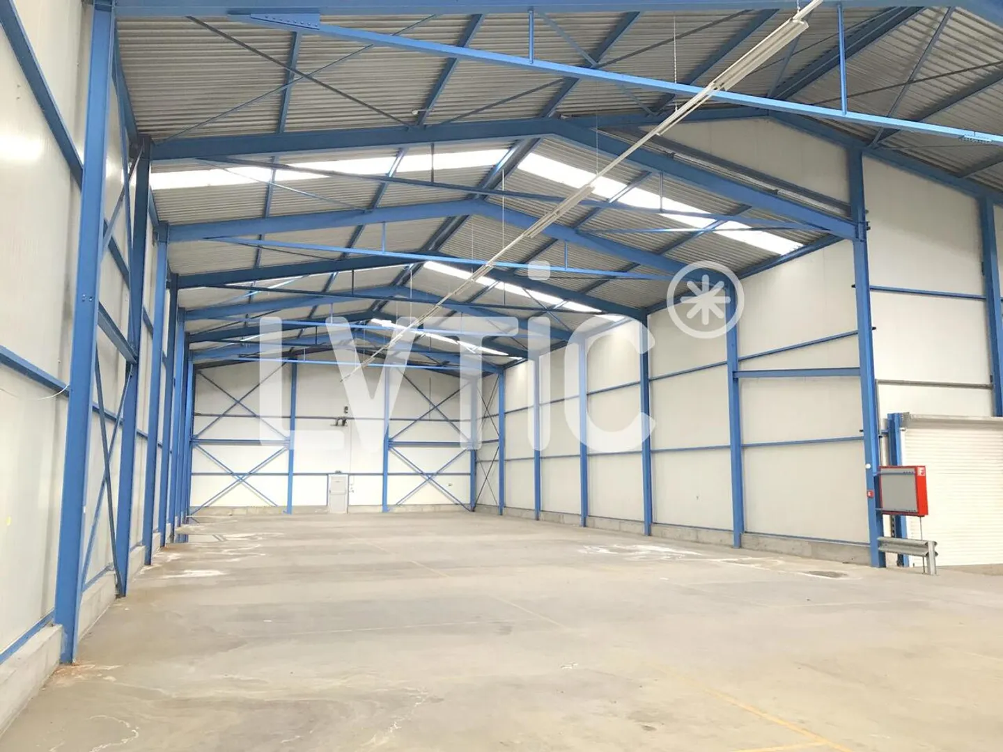 Halle industrielle, atelier, dépôt de 3500 m2 à louer à Martigny - Photo 4 sur 7