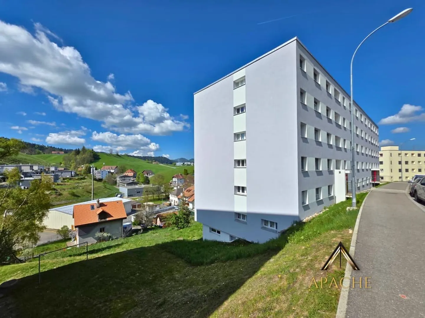 Appartamento di 3,5 locali con balcone e vista mozzafiato in posizione dominante - Foto 10 di 12