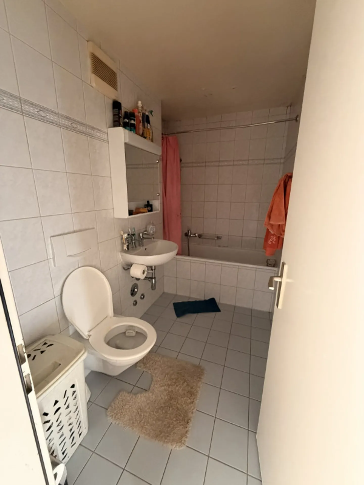 Charmant Appartement 2 Pièces - Photo 2 sur 3