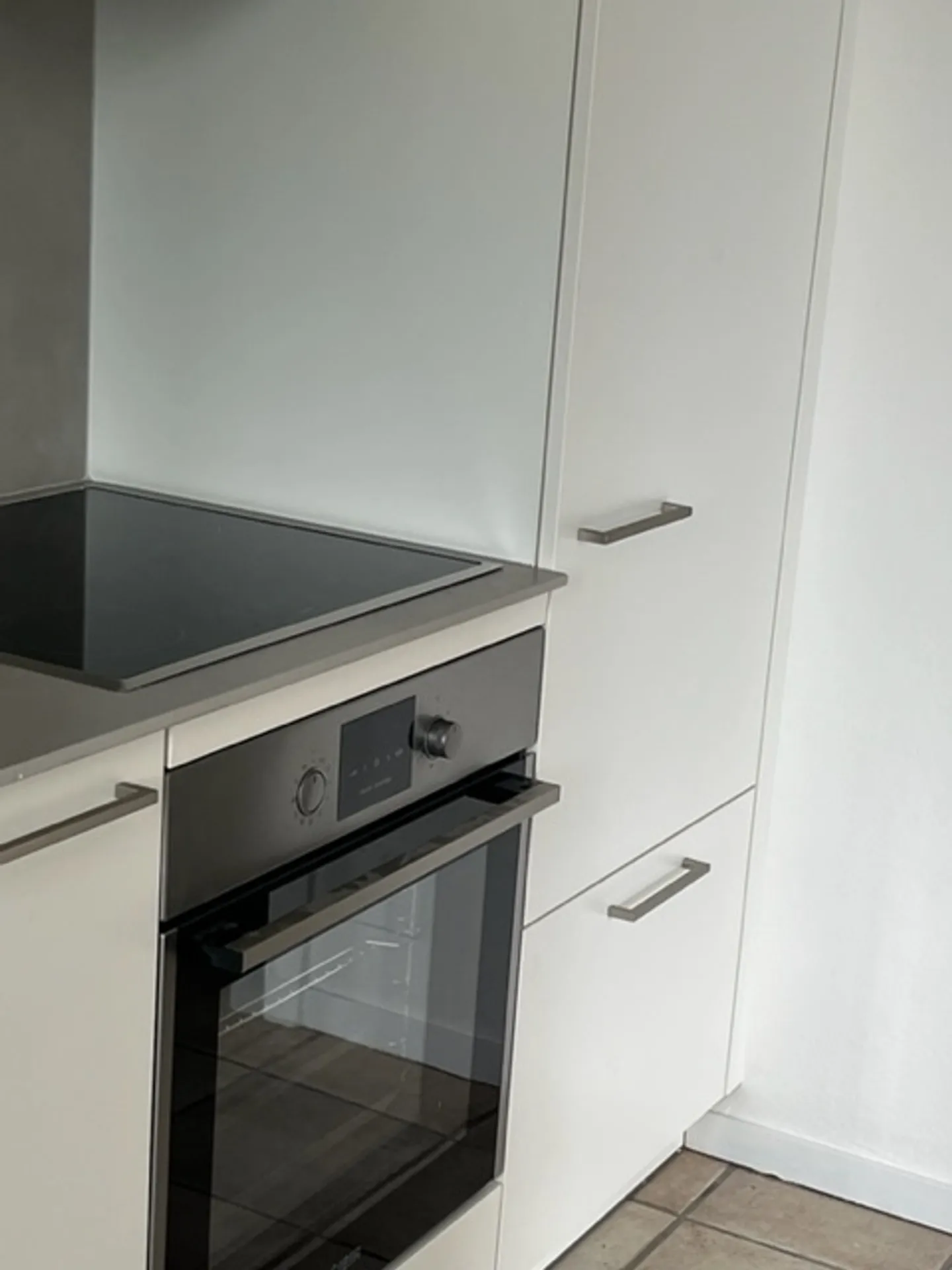 MURALTO, AFFITTASI MONOLOCALE CON VISTA LAGO
 - Foto 5 di 9